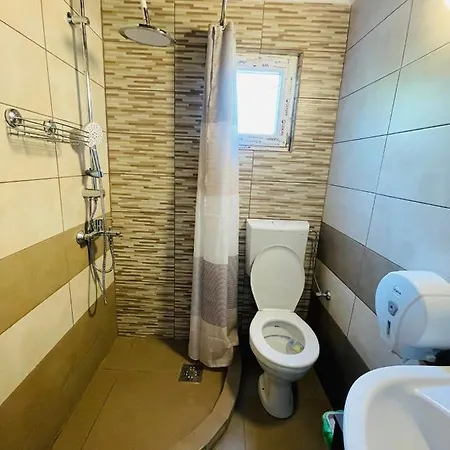 Gazde/Camere de închiriat Casa Naomi