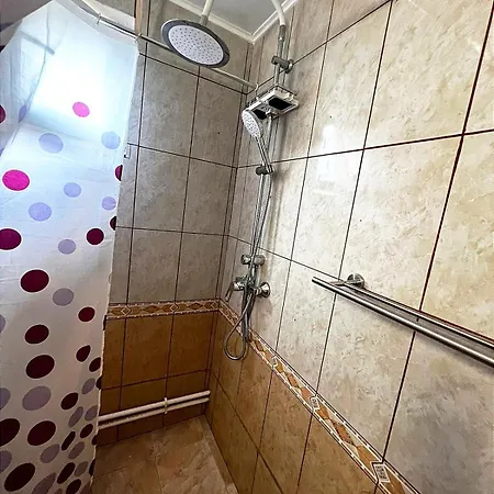 Gazde/Camere de închiriat Casa Naomi Eforie Nord