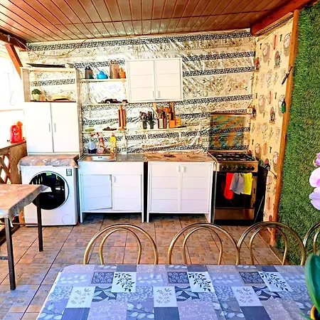 Casa Naomi Gazde/Camere de închiriat Eforie Nord